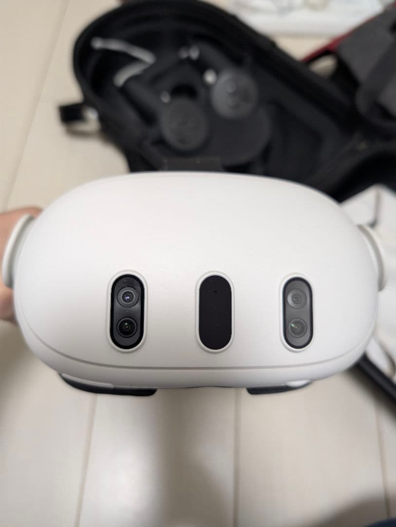 ホワイト VRヘッドセット 専用ケース付き  quest 3