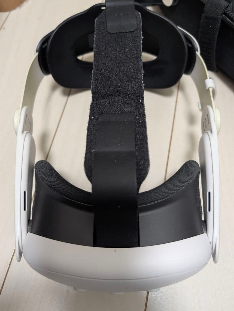 ホワイト VRヘッドセット 専用ケース付き  quest 3