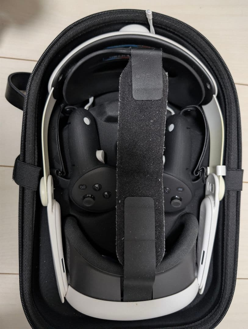 ホワイト VRヘッドセット 専用ケース付き  quest 3