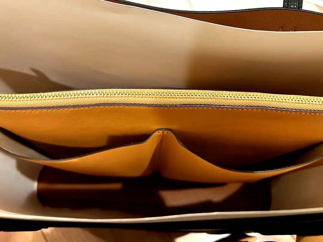 美品★トリーバーチ ペリー トリプルコンパートメント トートバッグ