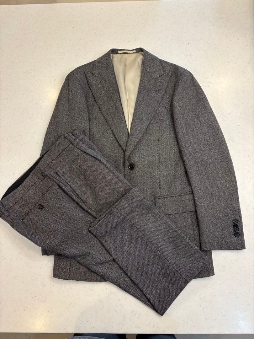 Brilla per il gustoウール100% グレースーツ