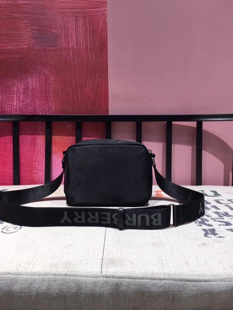 BURBERRY ショルダーバッグ チェック柄