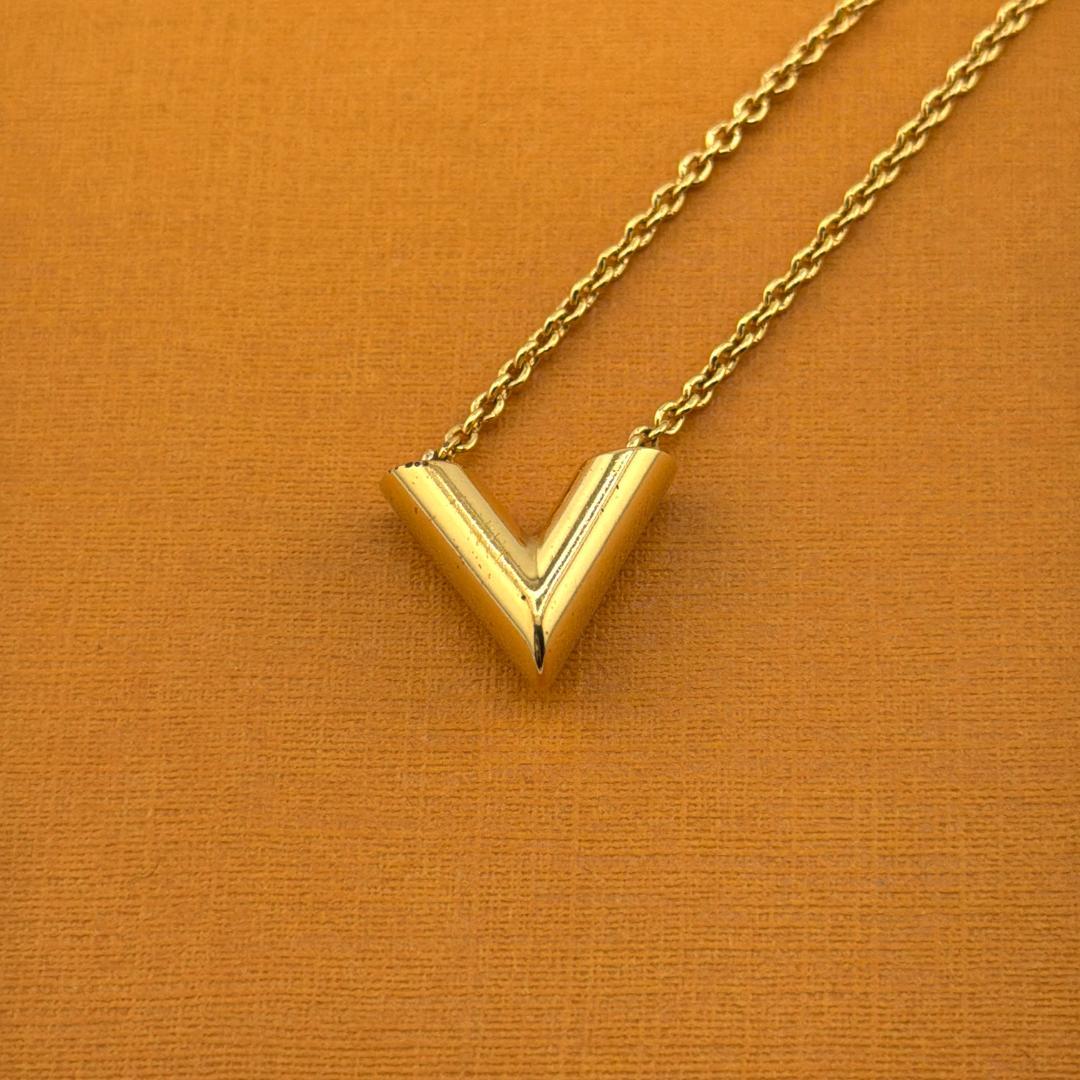 【極美品】ルイヴィトン ネックレス コリエ エセンシャルV ゴールド