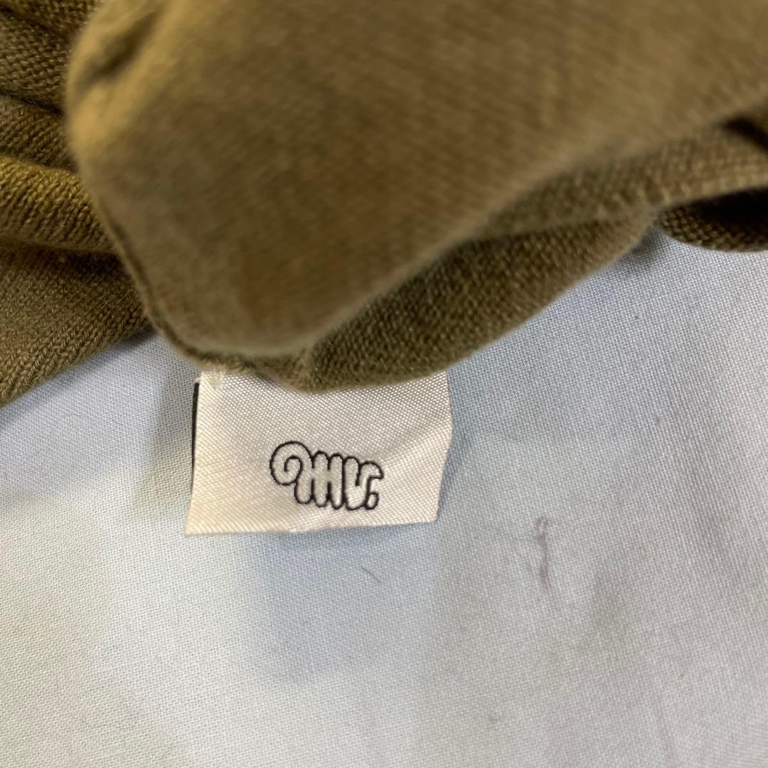 ルシアンペラフィネオリーブ色 長袖カシミヤキャラクタープリント