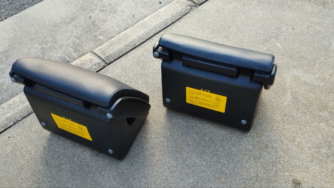 トヨタ　ノア　純正オットマン