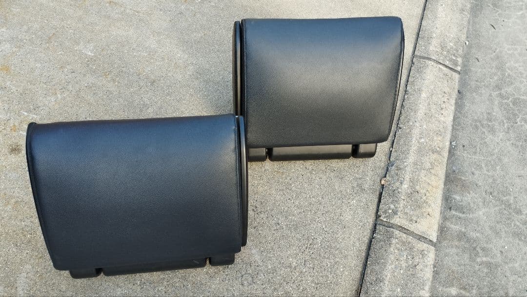 トヨタ　ノア　純正オットマン