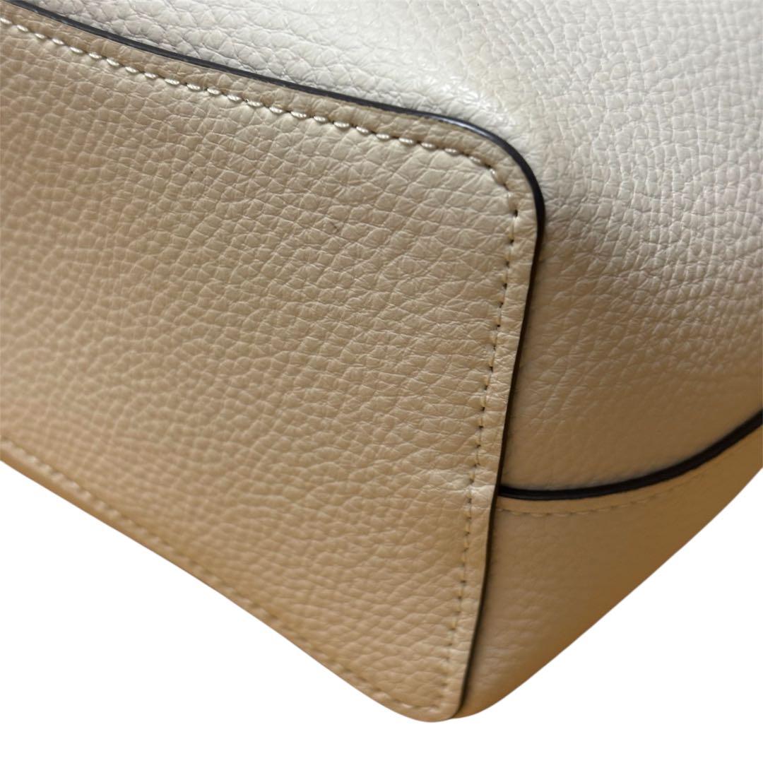 ❇️極美品❇️COACH モリー バケット 2way ホワイト ゴールドチャーム付
