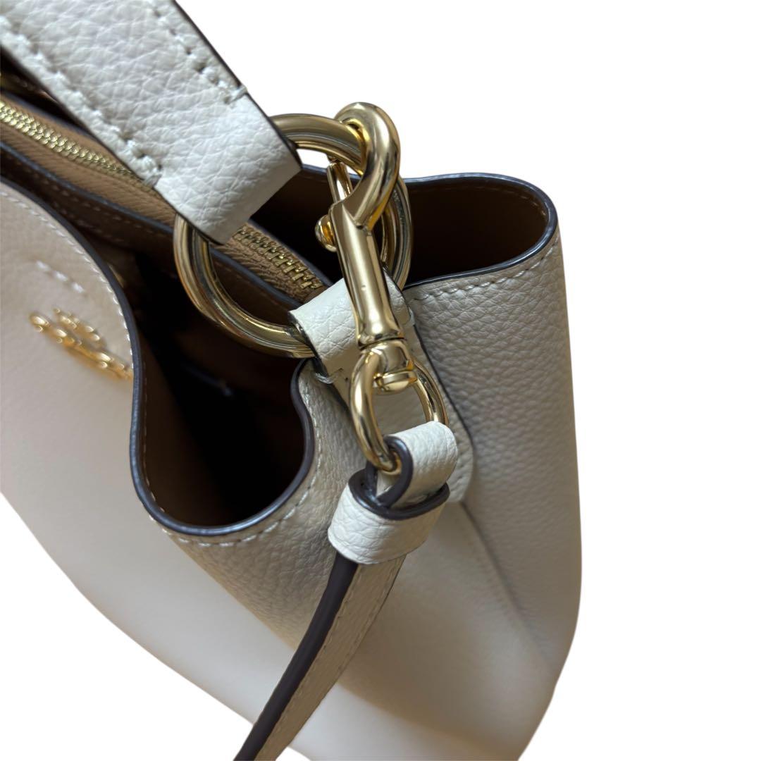 ❇️極美品❇️COACH モリー バケット 2way ホワイト ゴールドチャーム付