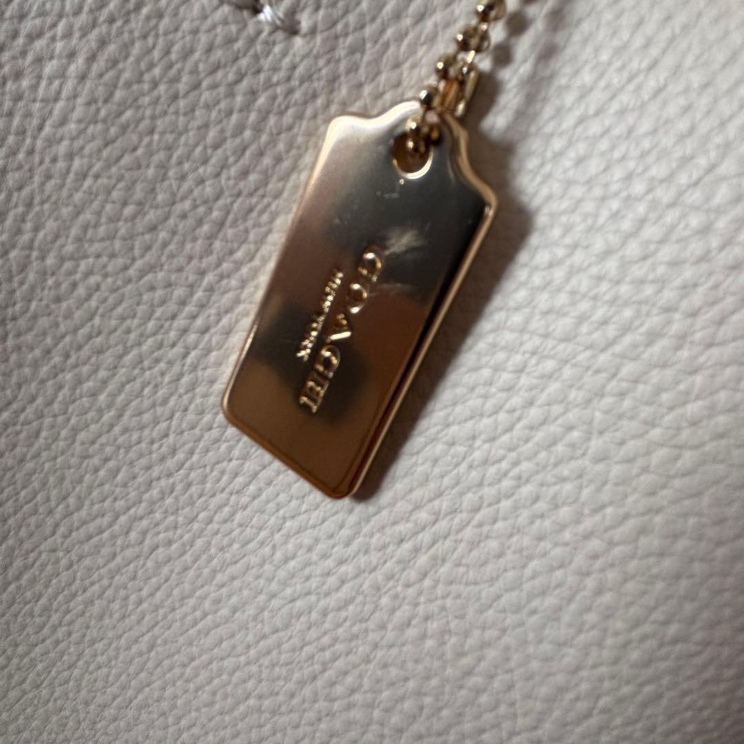 ❇️極美品❇️COACH モリー バケット 2way ホワイト ゴールドチャーム付