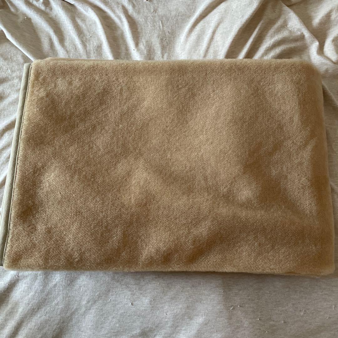 敷きパット　ベッドパット　敷き毛布　メリノウール100% 洗える