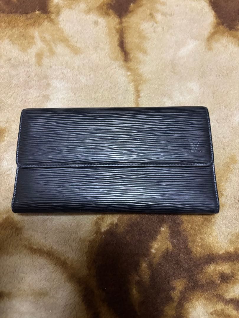ルイヴィトン インターナショナル エピ 黒 3つ折長財布 CA0917