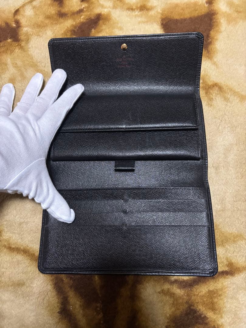 ルイヴィトン インターナショナル エピ 黒 3つ折長財布 CA0917