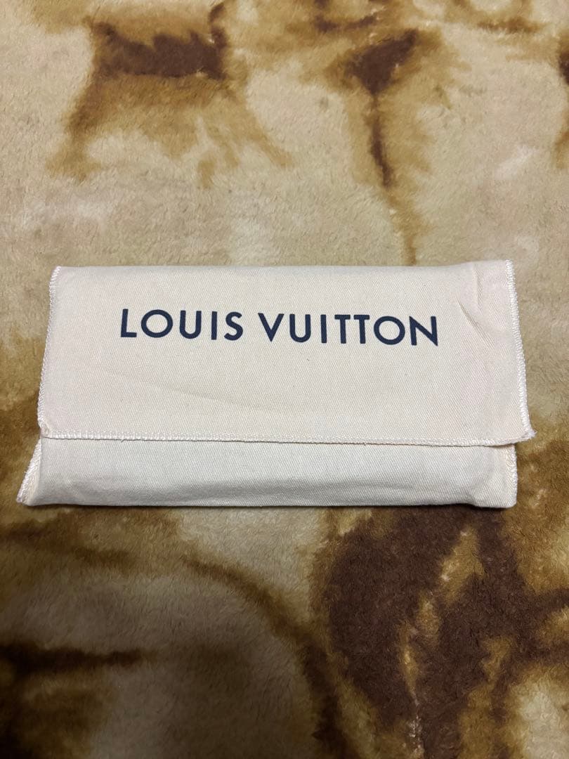 ルイヴィトン インターナショナル エピ 黒 3つ折長財布 CA0917