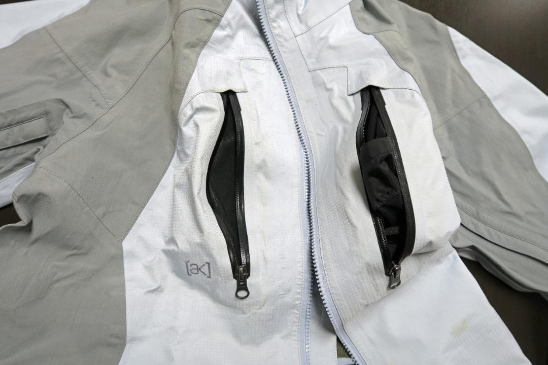 Burtonバートンak 3LジャケットGORE-TEX男女兼用 最高峰XCR