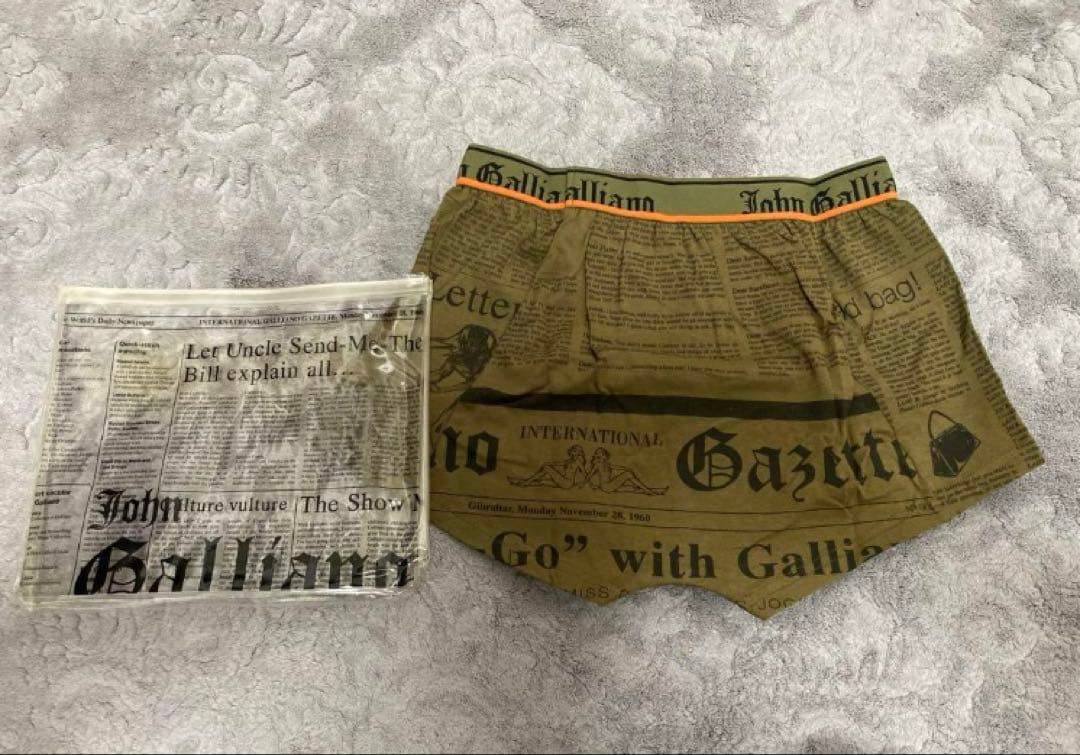 【未使用・希少】GALLIANO HOMME ボクサー ニュースペーパー柄 2枚