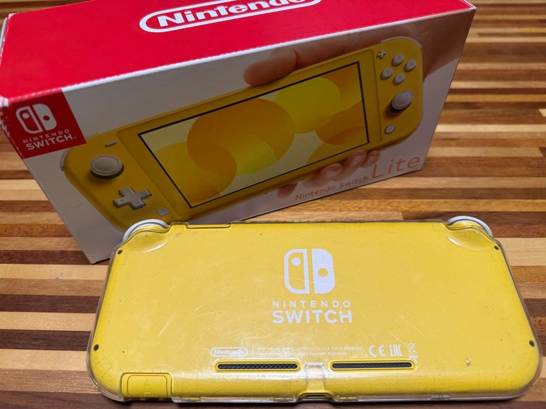 Nintendo switch lite yellow 本体 スイッチライト