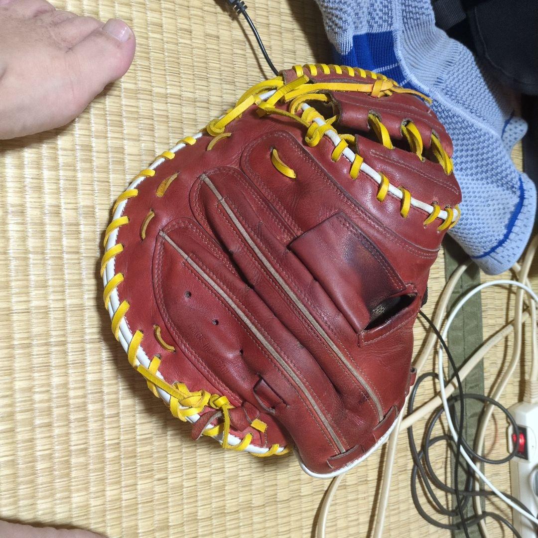 レザー製硬式グローブ PCパターン 修理してあります。 白ふちをなおしました。