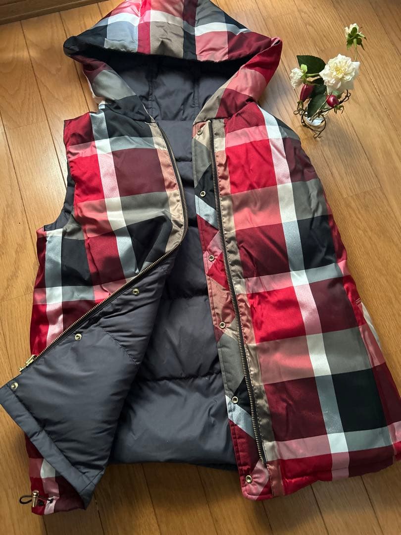 ❸訳有★ブルーレーベルクレストブリッジ黒チェックリバーシブルダウンベスト新品
