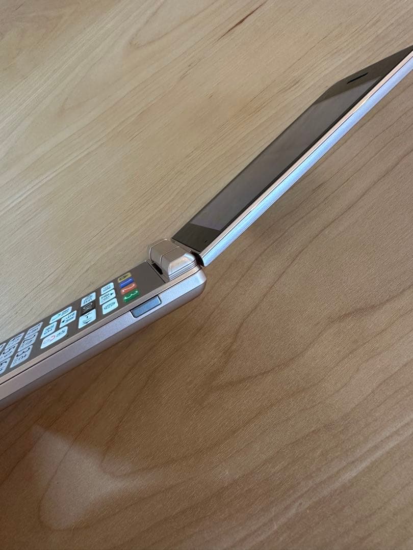 【極美品】かんたん携帯11 SHARP ゴールド　充電器セット