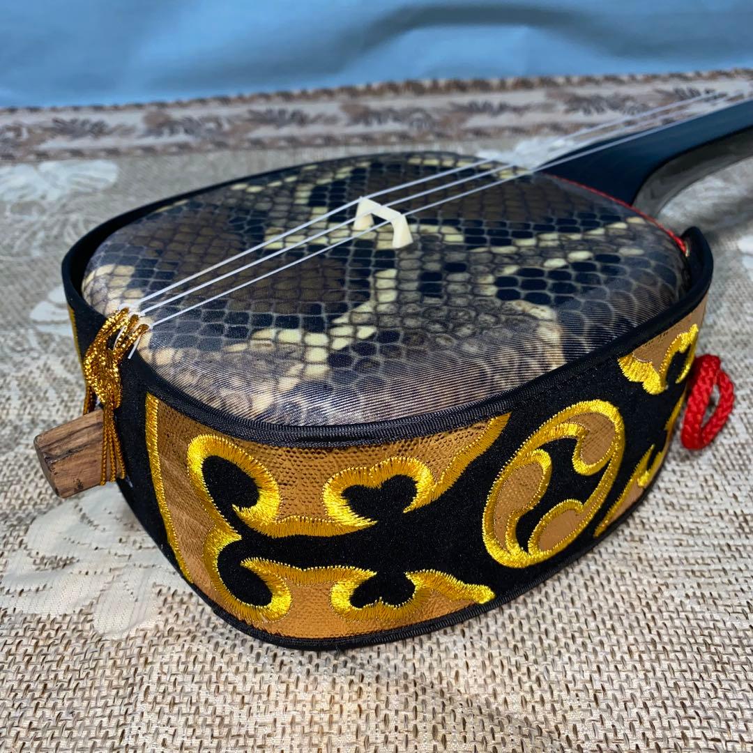 【美品】三線 ケース付き 初心者向け 人口皮　和楽器 沖縄民族楽器