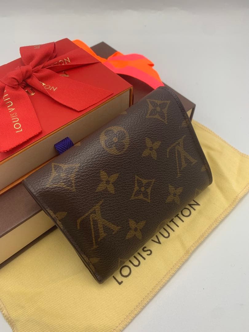 ルイヴィトン モノグラム ポルトフォイユ ヴィクトリーヌフューシャ 三つ折り財布