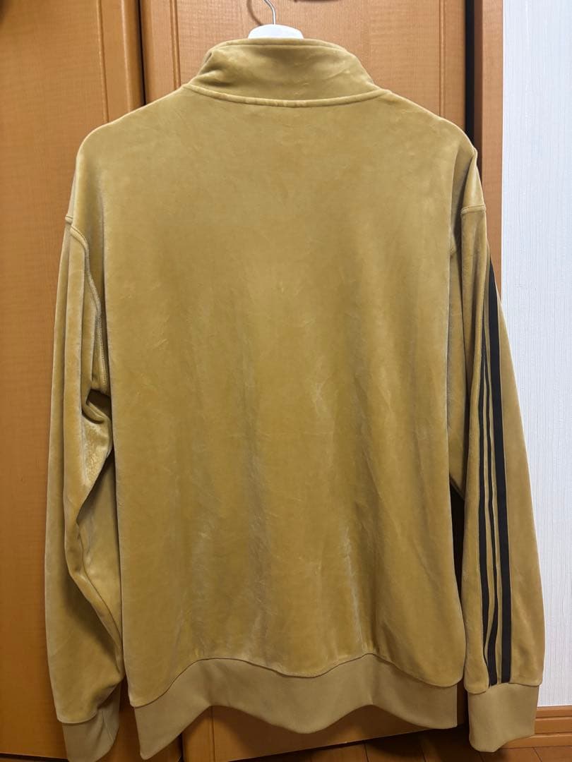 アディダス ベロアトラックジャケット　イエロー　Sサイズ