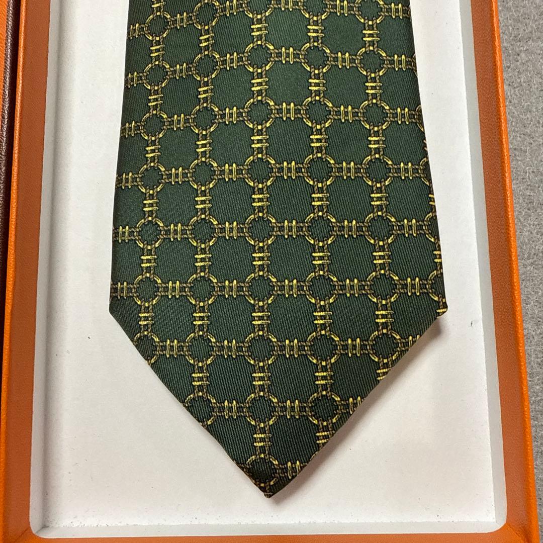 未使用　エルメス　ネクタイ　緑　幾何学模様　シルク
