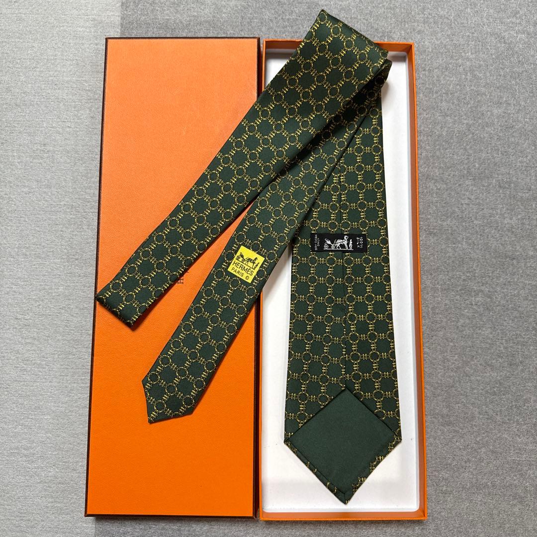 未使用　エルメス　ネクタイ　緑　幾何学模様　シルク