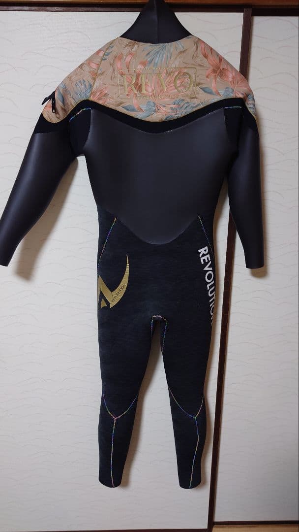 REVO レボリューション　ウェットスーツ 5mm3.5 mmセミドライ