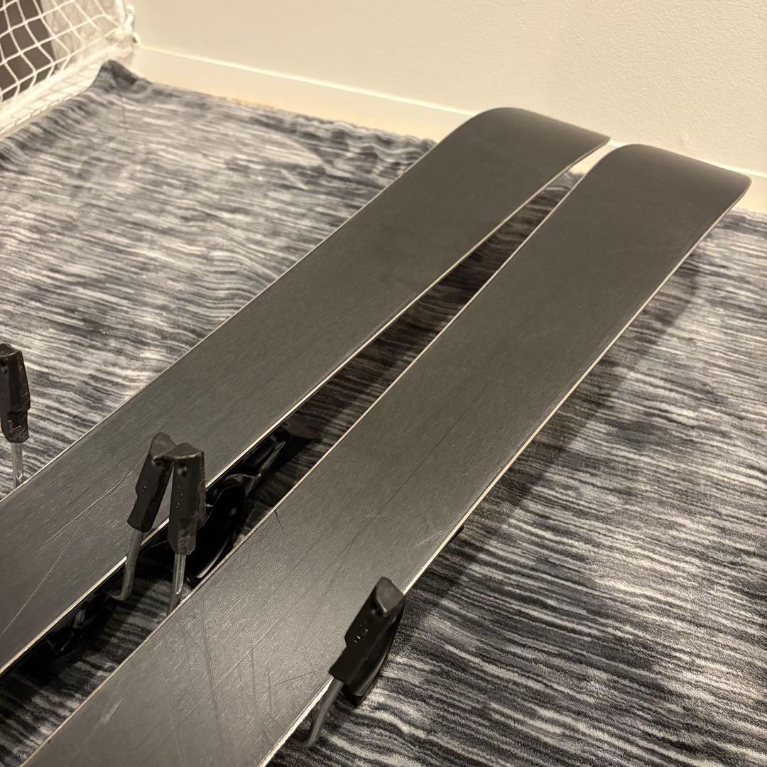 【極美品】SALOMON Temptress スキー板 151cm ストック付き