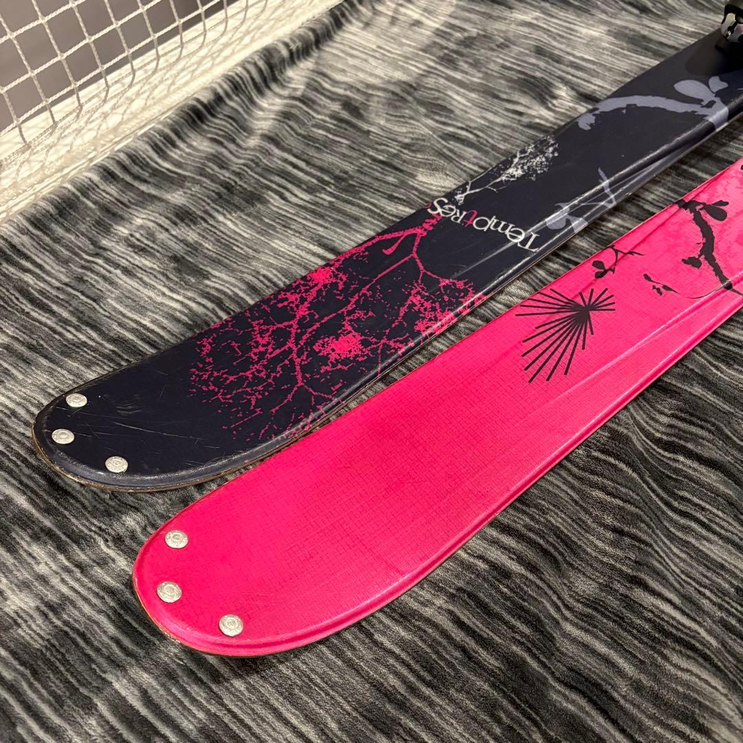 【極美品】SALOMON Temptress スキー板 151cm ストック付き
