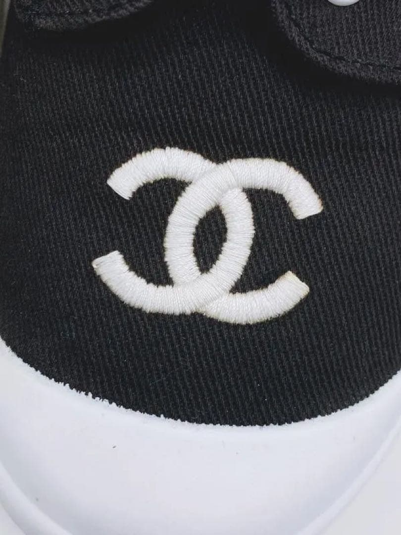 シャネル　スニーカー　黒白　ココマーク　　正規品