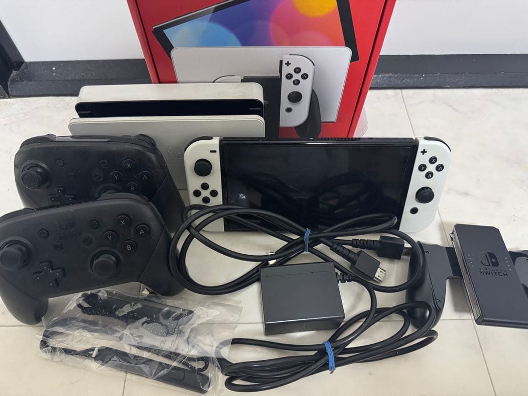 Nintendo Switch有機EL 64GBメモリーカード付き