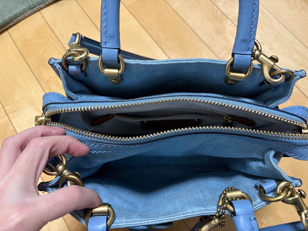 ラ*8様 COACH ローグ 25 ウィズ ティー ローズ デニム