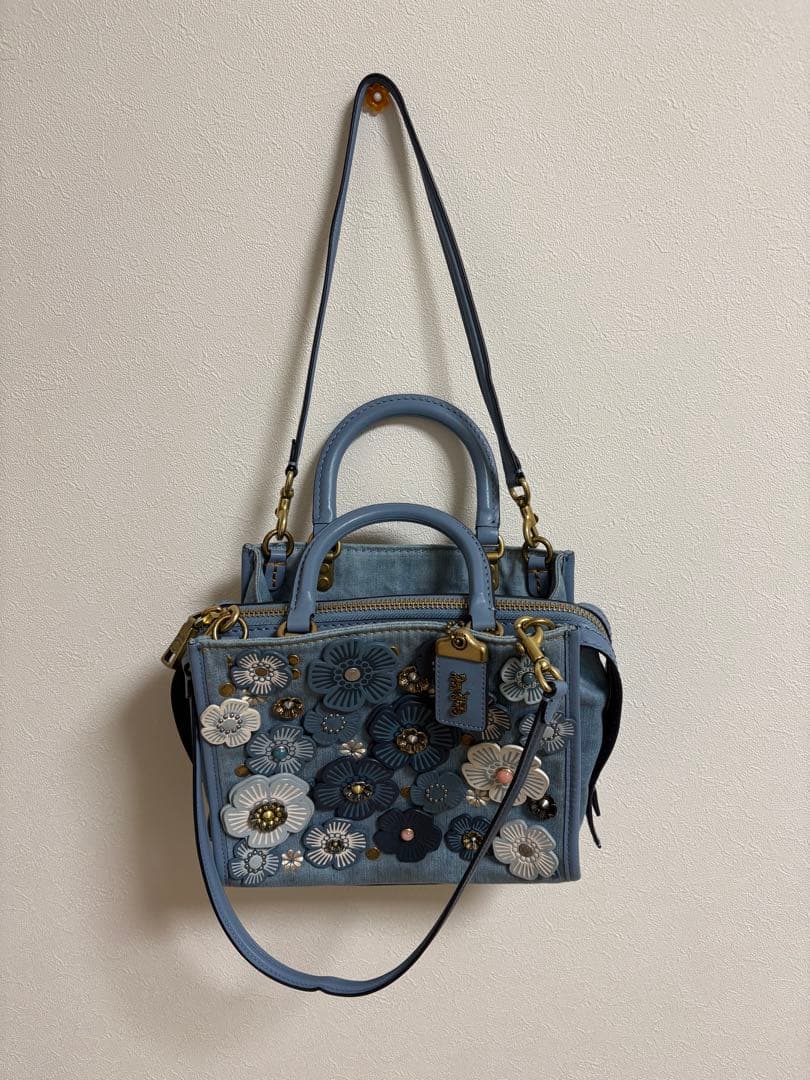 ラ*8様 COACH ローグ 25 ウィズ ティー ローズ デニム