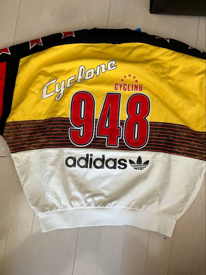 アディダス アーカイブ サイクリング スウェットシャツ