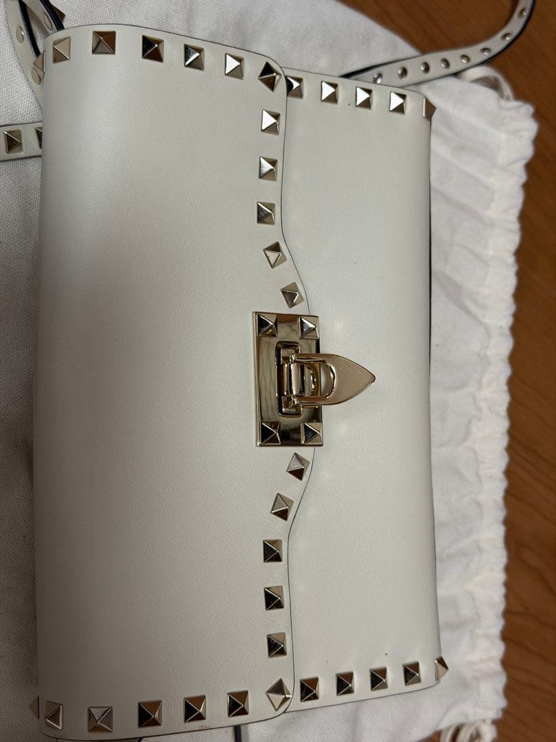VALENTINO ロックスタッズ　ショルダーバッグ