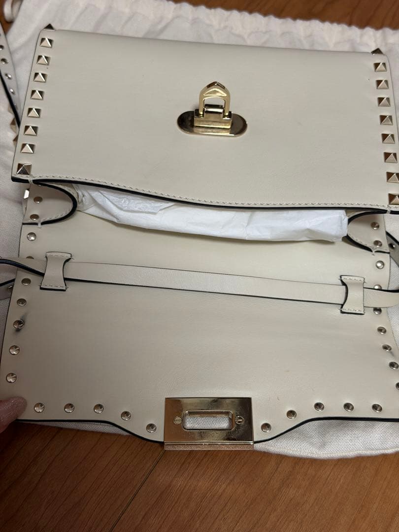 VALENTINO ロックスタッズ　ショルダーバッグ