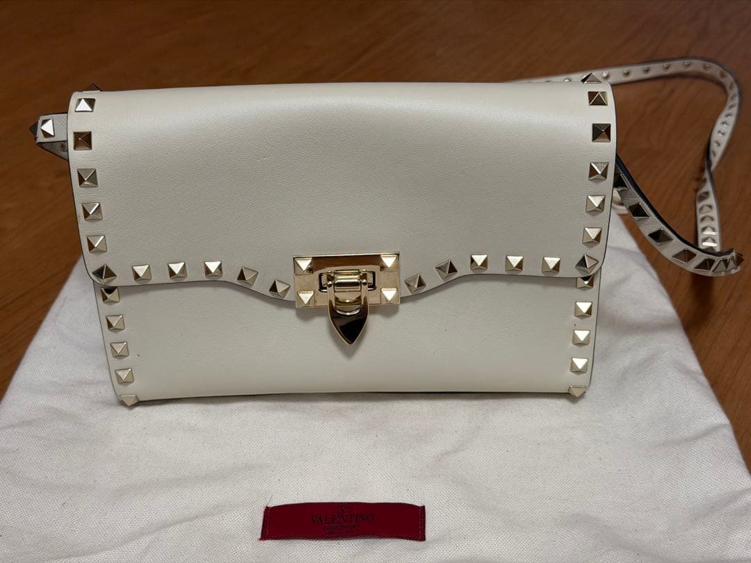 VALENTINO ロックスタッズ　ショルダーバッグ