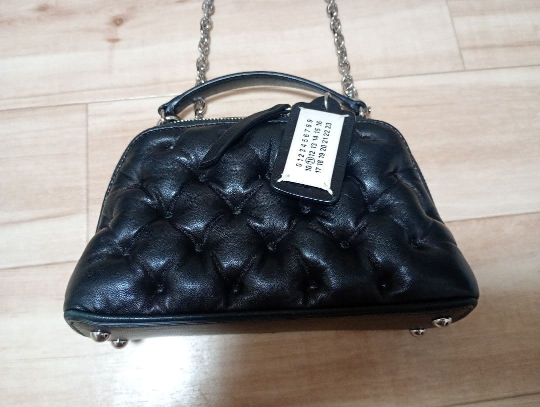 MAISON MARGIELAグラムスラムエンブロイダリー トラペゾイドバッグ