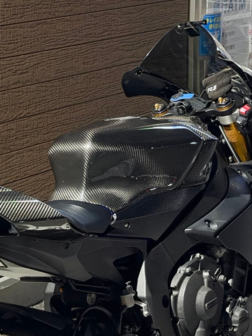 カーボンタンクカバー YZF R1