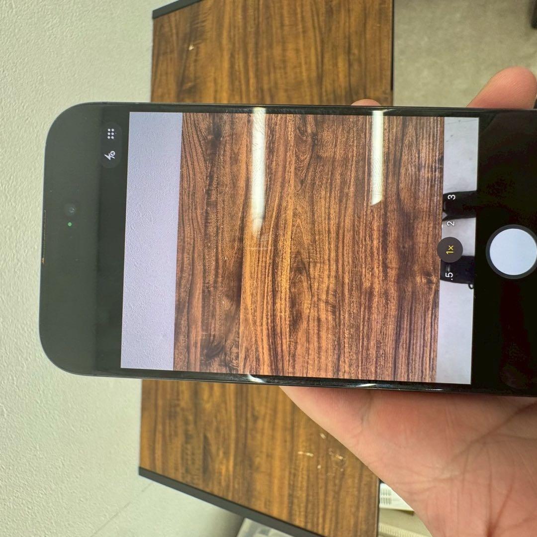 iPhone 15 Pro 256GB MTUC3J/A SIMフリー 背面割れ