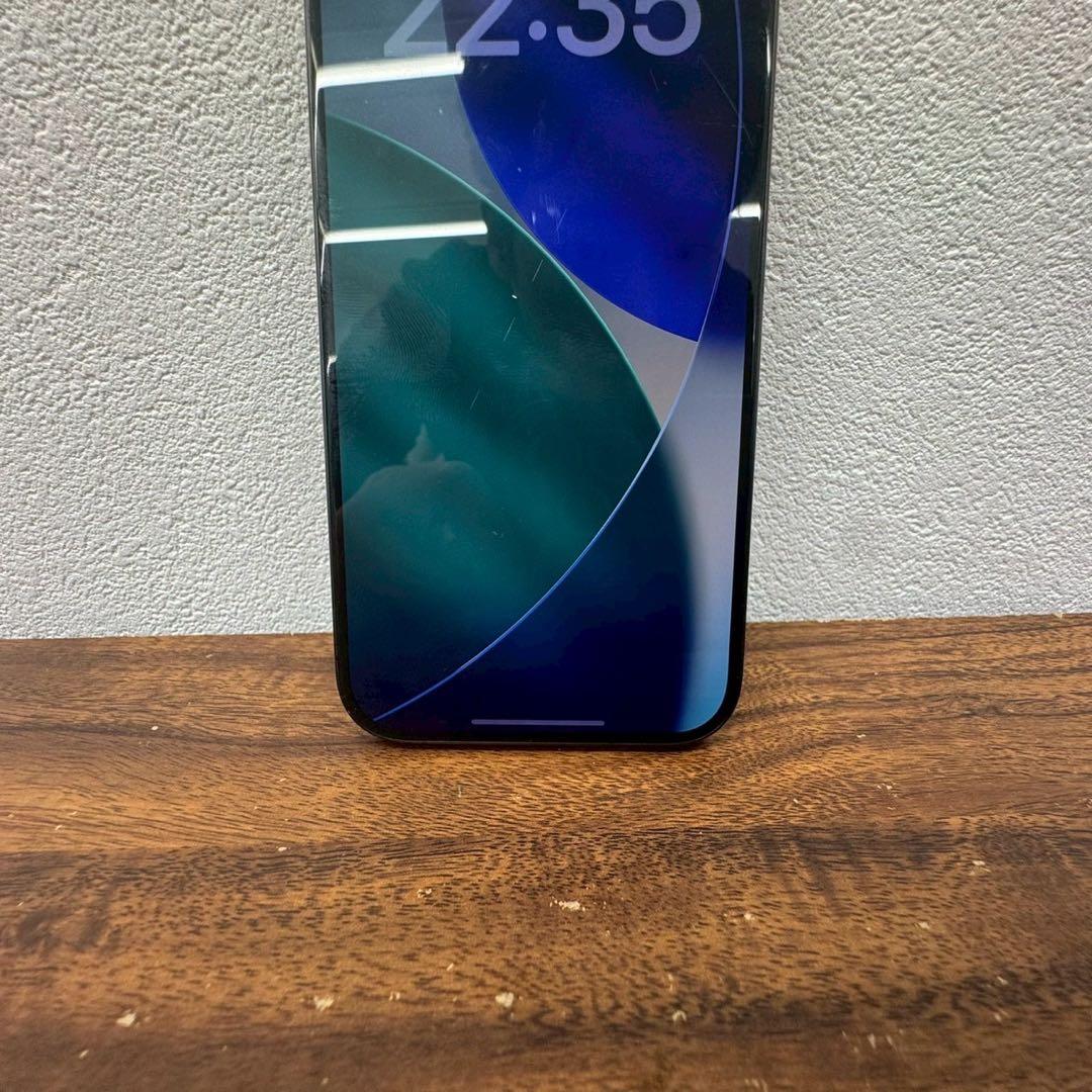 iPhone 15 Pro 256GB MTUC3J/A SIMフリー 背面割れ