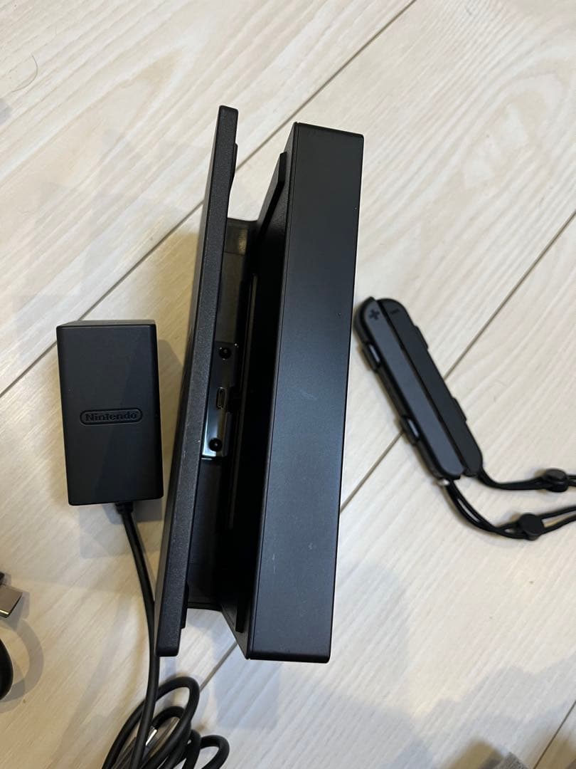 去年購入数回使用美品！Nintendo Switch箱付き本体