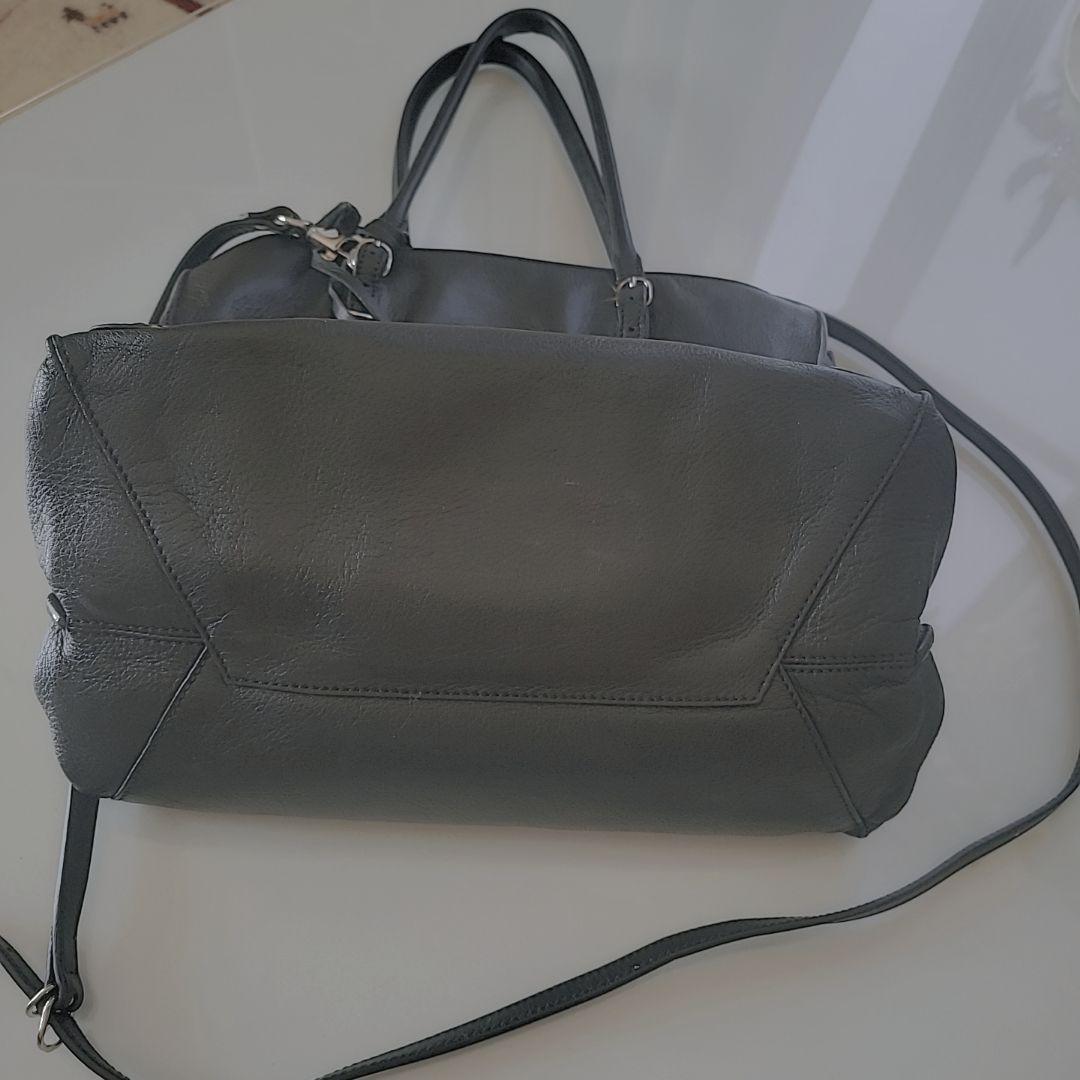 BALENCIAGA ブラック ダブルポケット レザー ショルダーバッグ