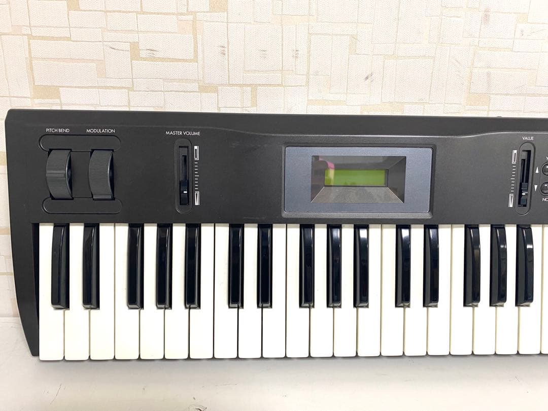 KORG コルグ シンセサイザー X5 ソフトケース付き