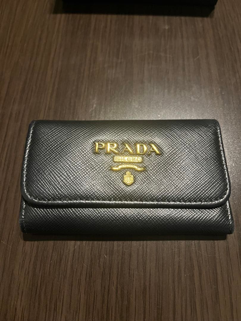 【箱・カード付】PRADA プラダ キーケース サフィアーノ NERO ブラック