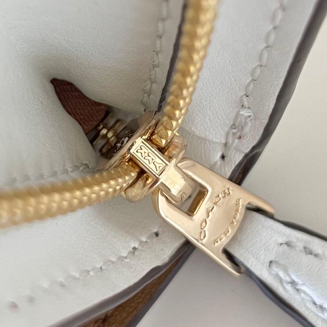 COACH コーチ　折り財布　シグネチャー チョーク　ホワイト　白色二つ折り財布