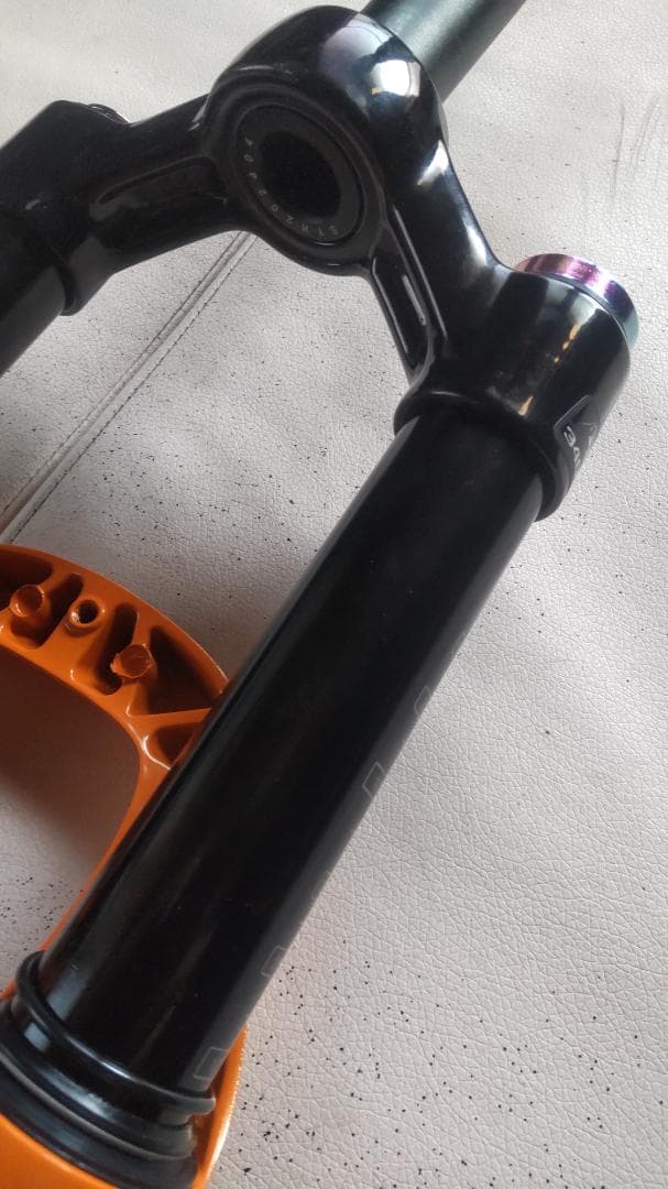 自転車のサスペンション