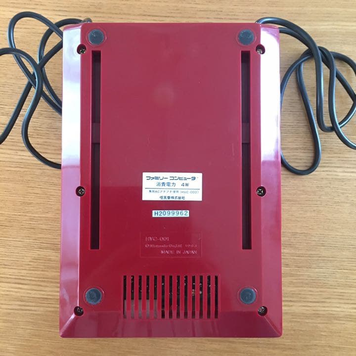 Nintendo ゲーム機本体 ファミリーコンピューター 四角ボタン